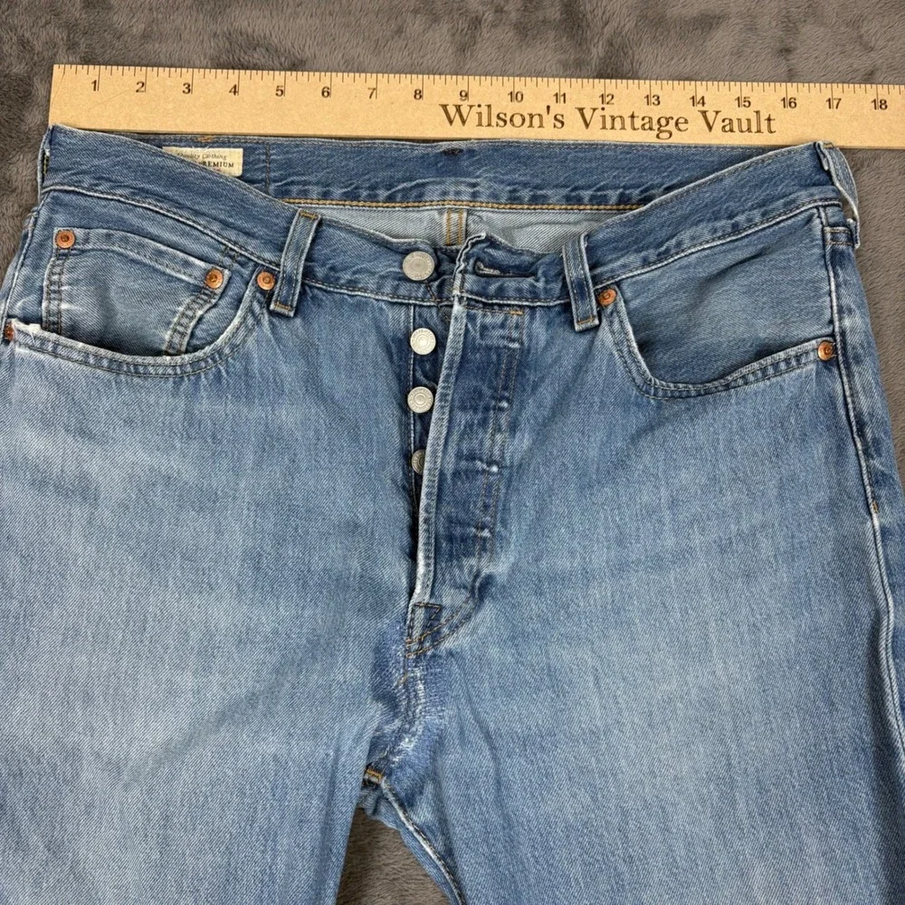 Levi's‎ Jeans Men 32x30 Blue 501 Original Fit Button Fly Light Wash Denim